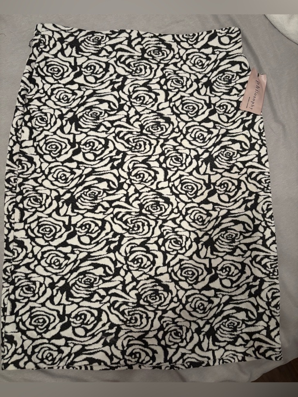 philosophy Black & White Rose Print Pencil Skirt NWT 8